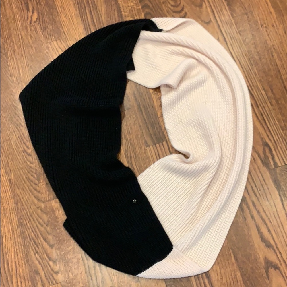 Kate spade infinity scarf